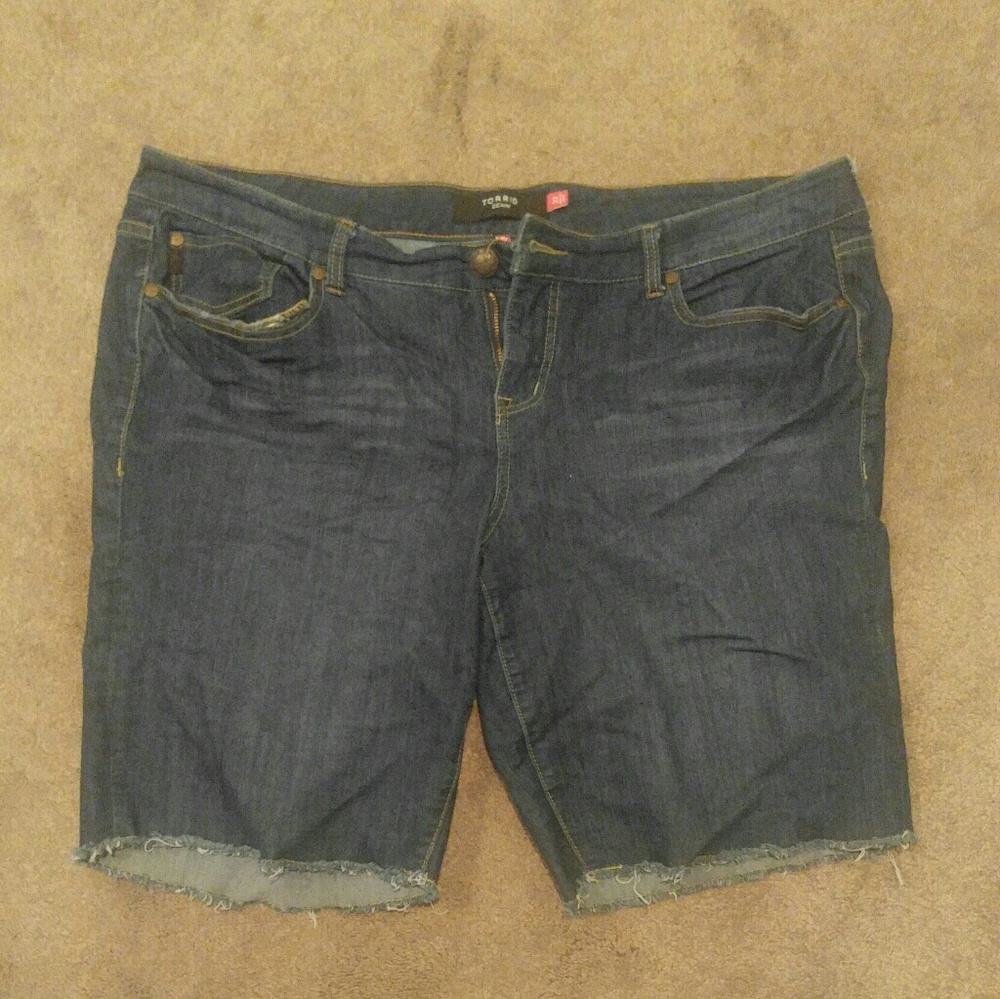 Women's plus size shorts